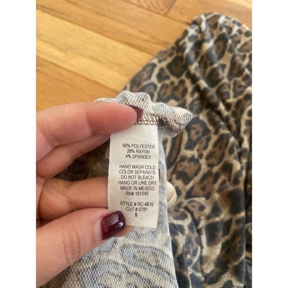 NWT Rolla Coster women's animal leopard print tied waist racerback romper small - Picture 9 of 9